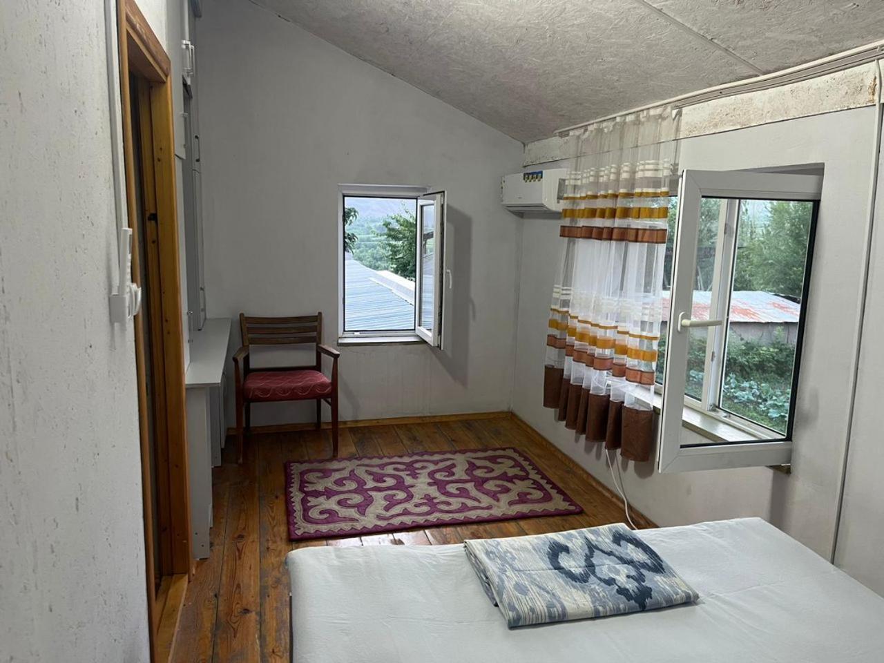 Hotel Toktogul Ghesthouse Extérieur photo